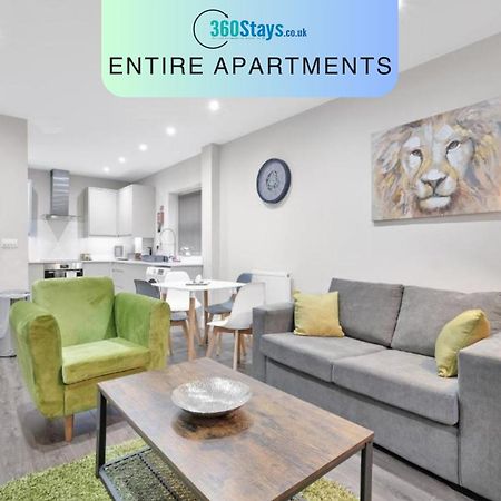 Crown Place 2 & 3 Bedroom Luxury Apts With Parking In Shepperton By 360Stays ภายนอก รูปภาพ
